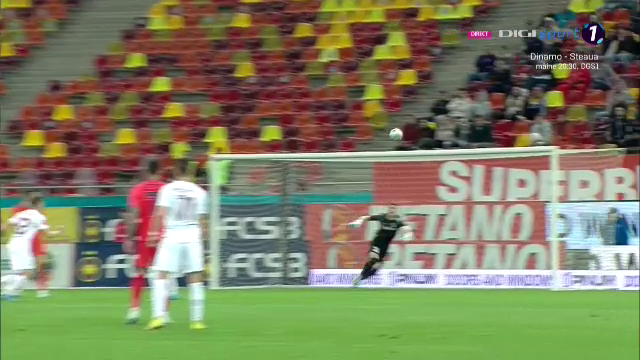 A dat-o în bară! Cvek l-a lăsat spectator pe Târnovanu, dar a trimis mingea în transversală_7