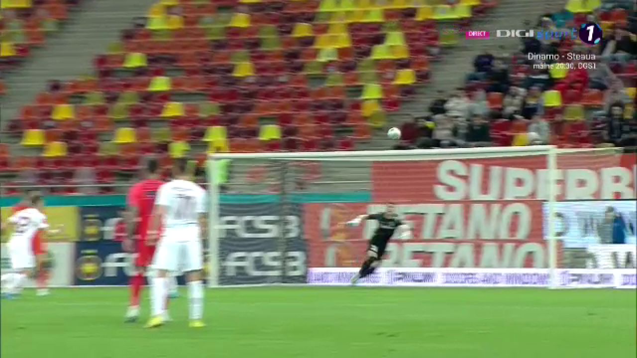 A dat-o în bară! Cvek l-a lăsat spectator pe Târnovanu, dar a trimis mingea în transversală_7