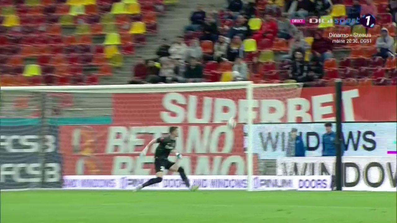 A dat-o în bară! Cvek l-a lăsat spectator pe Târnovanu, dar a trimis mingea în transversală_10