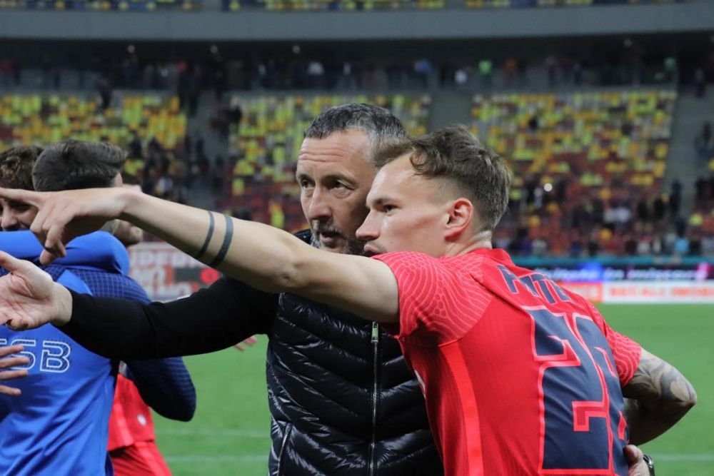 Dawa a făcut spectacol pe gazon după fluierul final al meciului cu CFR! Cum au sărbătorit „roș-albaștrii” victoria cu ardelenii_3