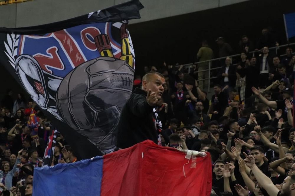 Dawa a făcut spectacol pe gazon după fluierul final al meciului cu CFR! Cum au sărbătorit „roș-albaștrii” victoria cu ardelenii_14