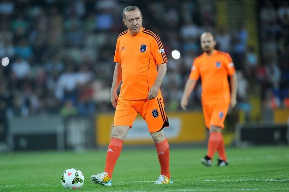 Erdogan speriat estem! Dictator pentru unii, om providențial pentru alții, fostul fotbalist tremură în alegerile prezidențiale din Turcia_3