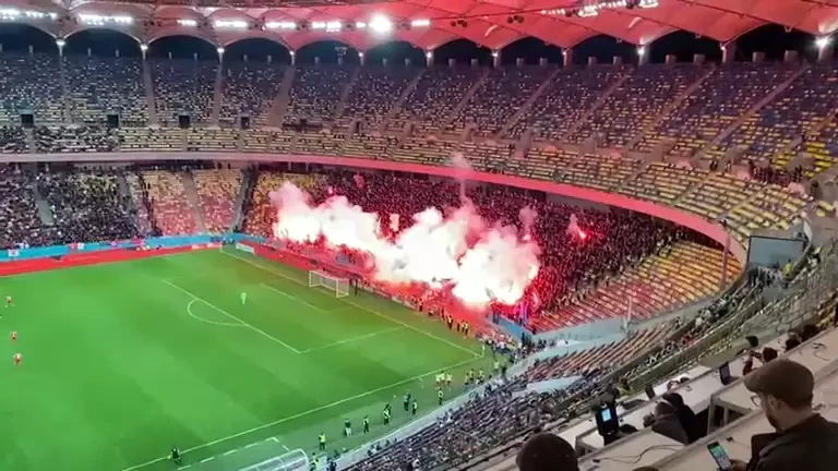 Arena Națională a fost &icirc;n flăcări! Au zburat sute de torțe la Dinamo - CSA Steaua!