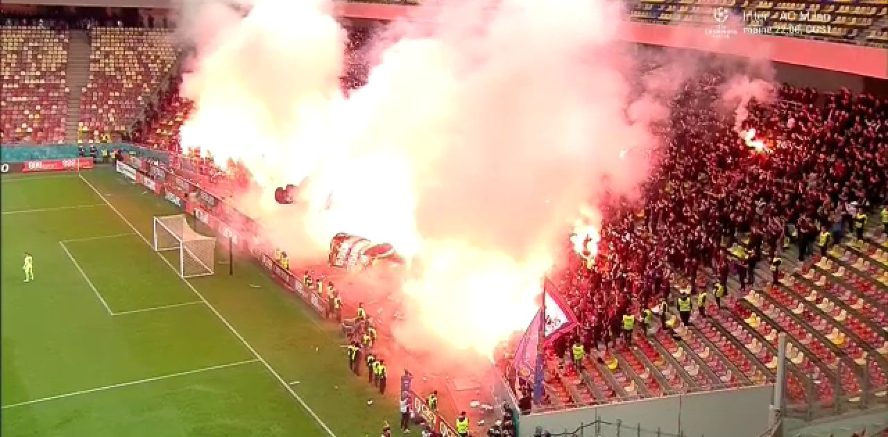 Arena Națională a fost în flăcări! Au zburat sute de torțe la Dinamo - CSA Steaua! Meciul a fost oprit _1