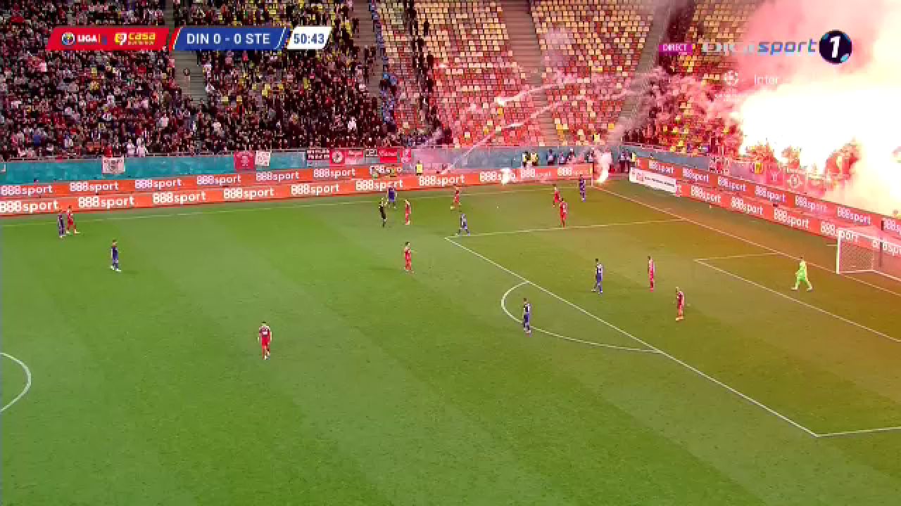 Arena Națională a fost în flăcări! Au zburat sute de torțe la Dinamo - CSA Steaua! Meciul a fost oprit _4