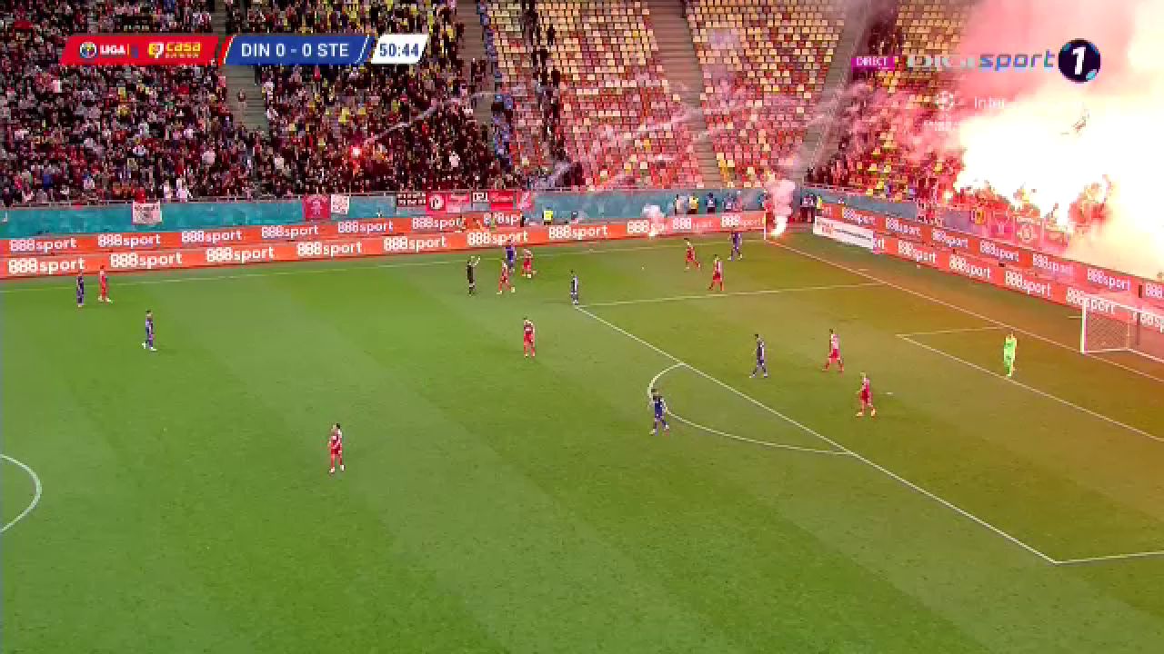 Arena Națională a fost în flăcări! Au zburat sute de torțe la Dinamo - CSA Steaua! Meciul a fost oprit _5