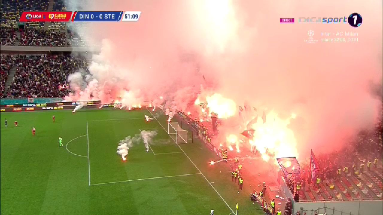 Arena Națională a fost în flăcări! Au zburat sute de torțe la Dinamo - CSA Steaua! Meciul a fost oprit _10
