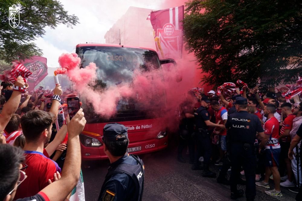 Nimeni nu vrea să joace cu Madrid și Barça! Clasamentul s-a „răsturnat” iar: lider nou și favorite care se târăsc_2