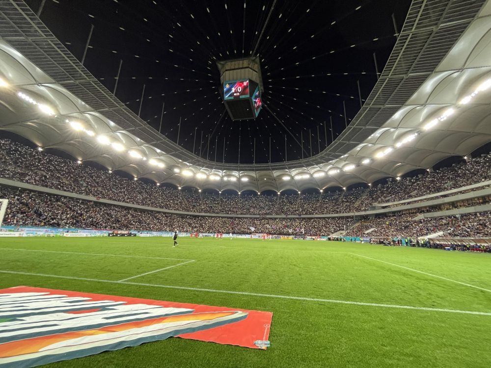 Cine a c&acirc;știgat duelul fanilor? 40 de imagini spectaculoase de la Dinamo - CSA Steaua și FCSB - CFR Cluj