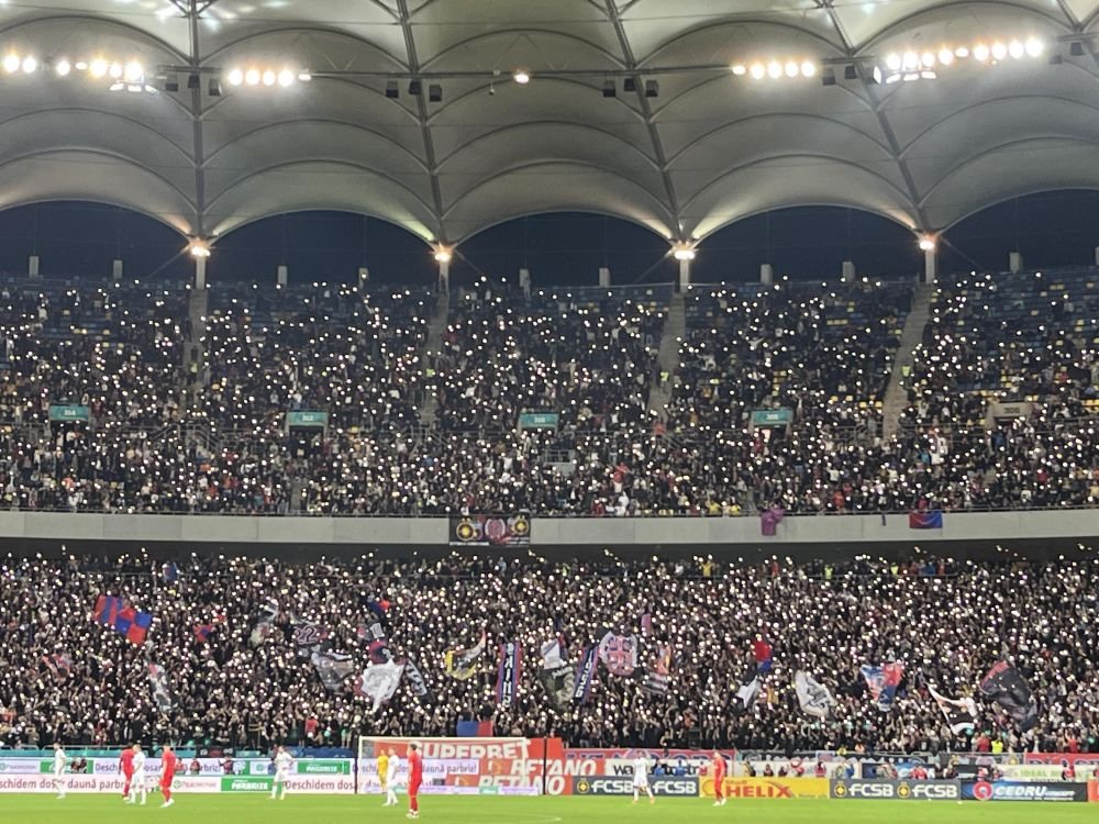 Cine a câștigat duelul fanilor? 40 de imagini spectaculoase de la Dinamo - CSA Steaua și FCSB - CFR Cluj_2