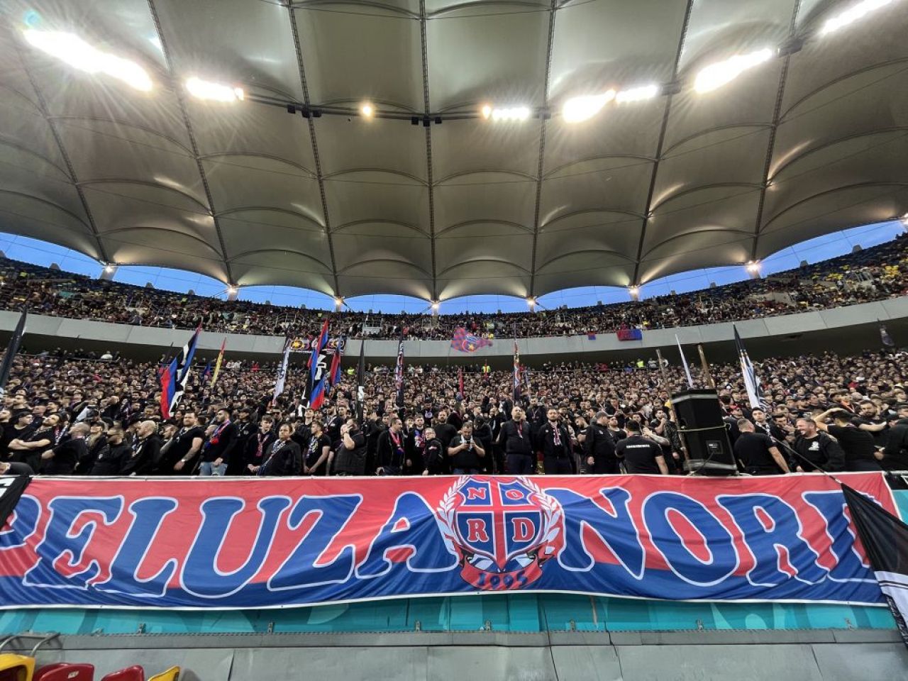 Cine a câștigat duelul fanilor? 40 de imagini spectaculoase de la Dinamo - CSA Steaua și FCSB - CFR Cluj_5