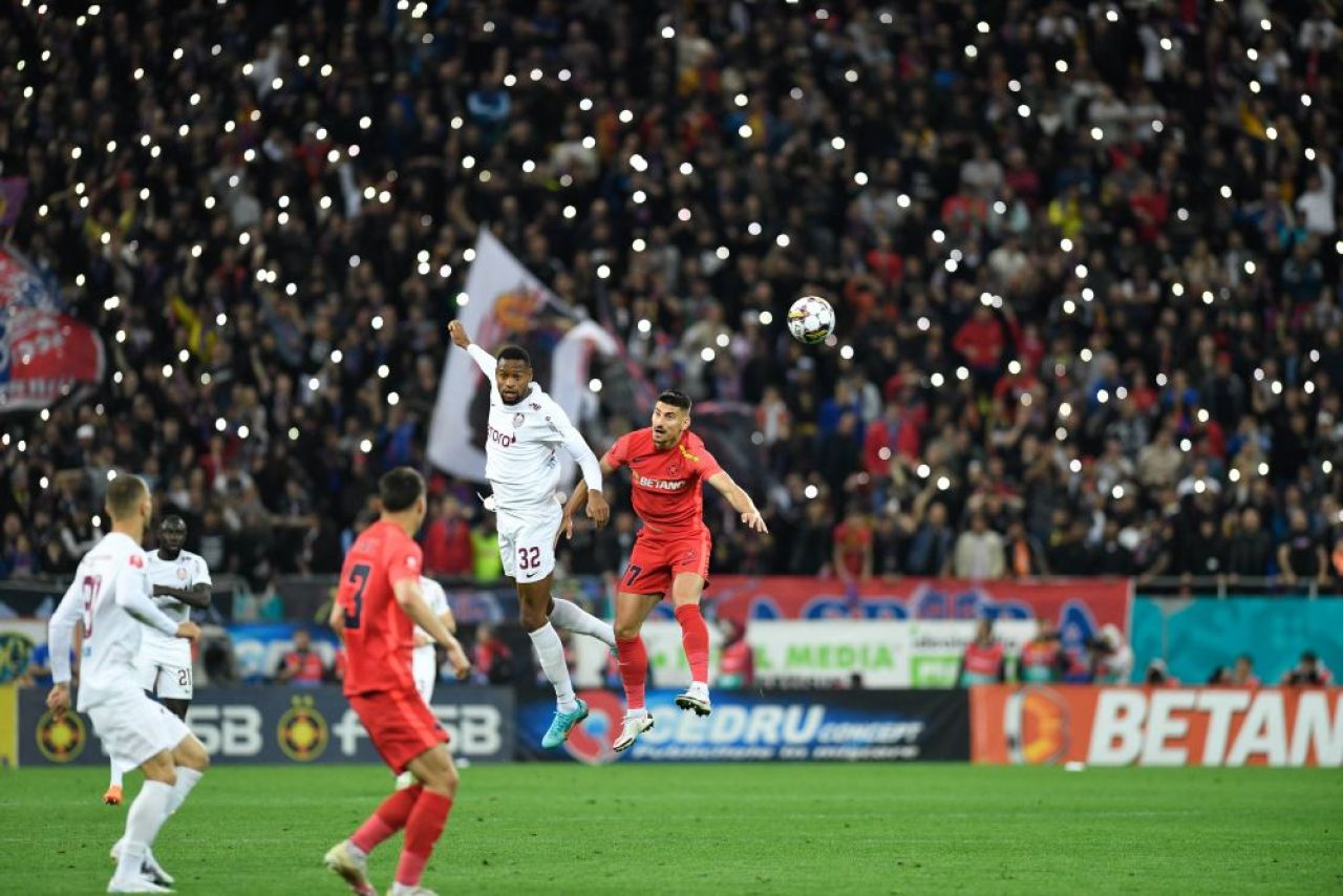 Cine a câștigat duelul fanilor? 40 de imagini spectaculoase de la Dinamo - CSA Steaua și FCSB - CFR Cluj_17