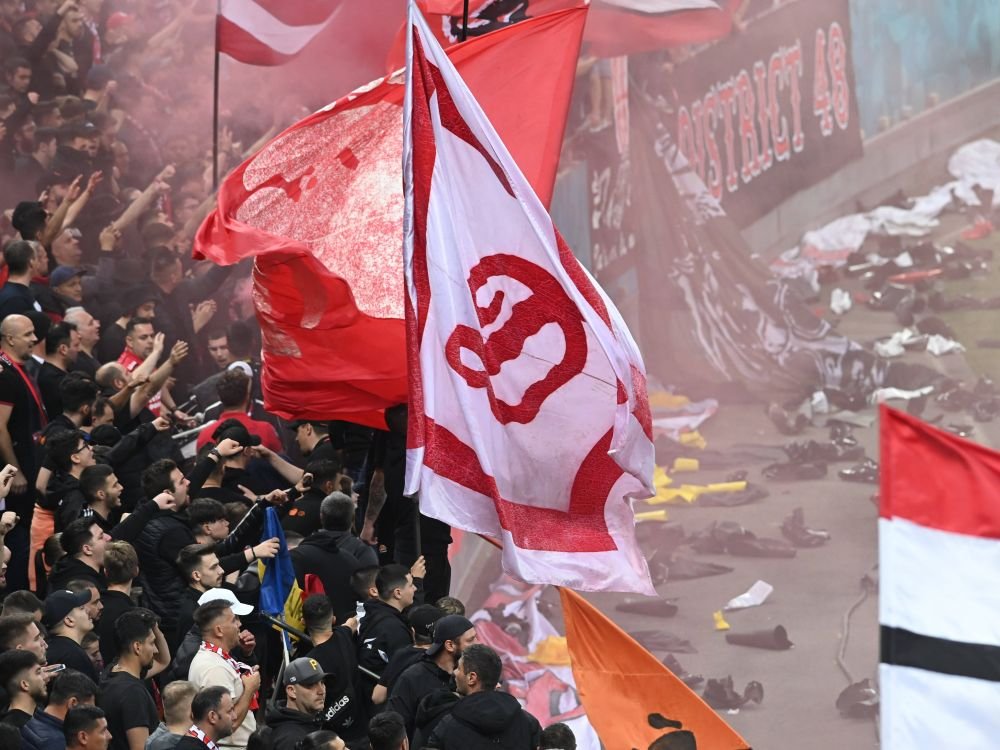 Cine a câștigat duelul fanilor? 40 de imagini spectaculoase de la Dinamo - CSA Steaua și FCSB - CFR Cluj_39