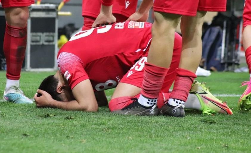 Regulamentul aberant al FRF care nu-i permite lui Dinamo să promoveze direct, deși în play-off a bătut-o cu 5-0 pe Oțelul Galați, echipă cu mai multe meciuri jucate acasă!_19