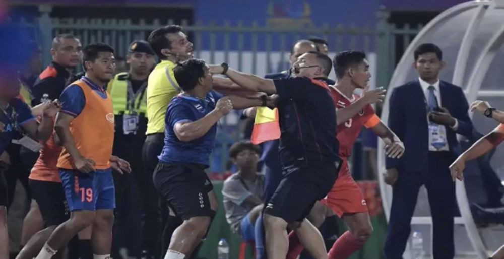 Cea mai haotică finală din 2023: au sărbătorit victoria, dar s-au trezit egalați + bătaie ca-n filme și gol Beckham!