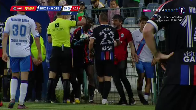 Nici la Neymar nu vezi așa ceva! Adi Mihalcea, eliminat după ce a simulat o lovitură în Buzău - Oțelul: „Ce teatru joacă, parcă a fost electrocutat”_3
