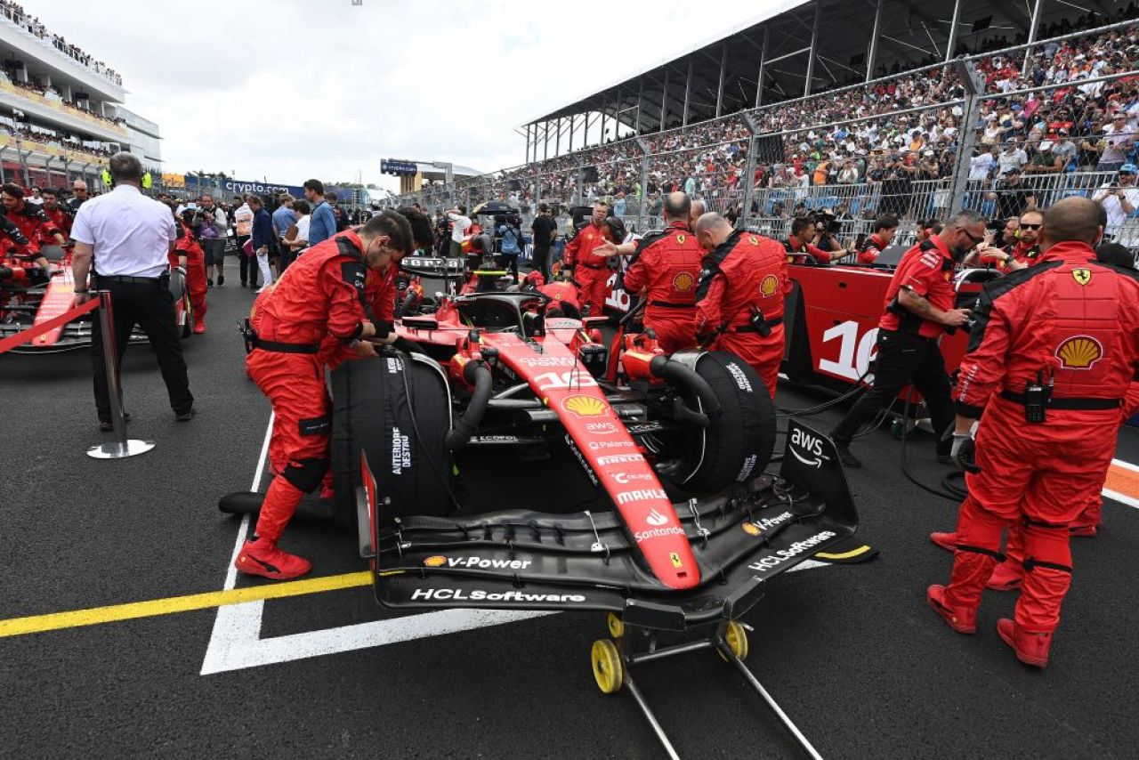 Charles Leclerc, pus la zid de un simbol din Formula 1: