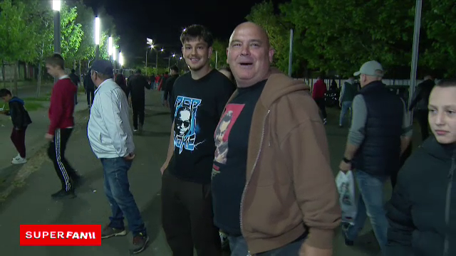 Suporterii lui Dinamo au completat perfect atmosfera de derby! Cele mai tari reacții de la stadion: 