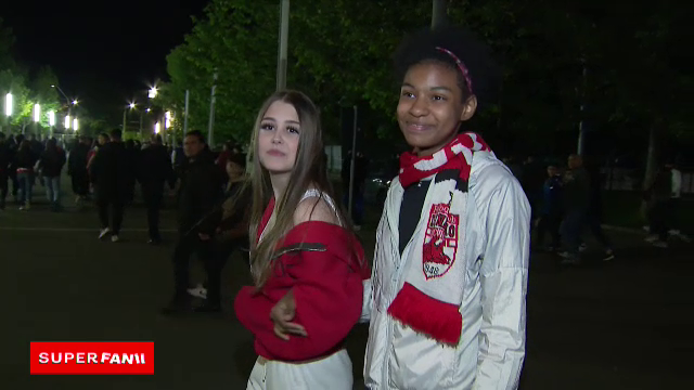 Suporterii lui Dinamo au completat perfect atmosfera de derby! Cele mai tari reacții de la stadion: 