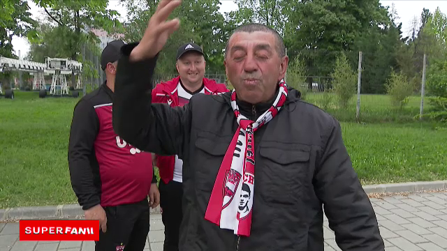Suporterii lui Dinamo au completat perfect atmosfera de derby! Cele mai tari reacții de la stadion: 