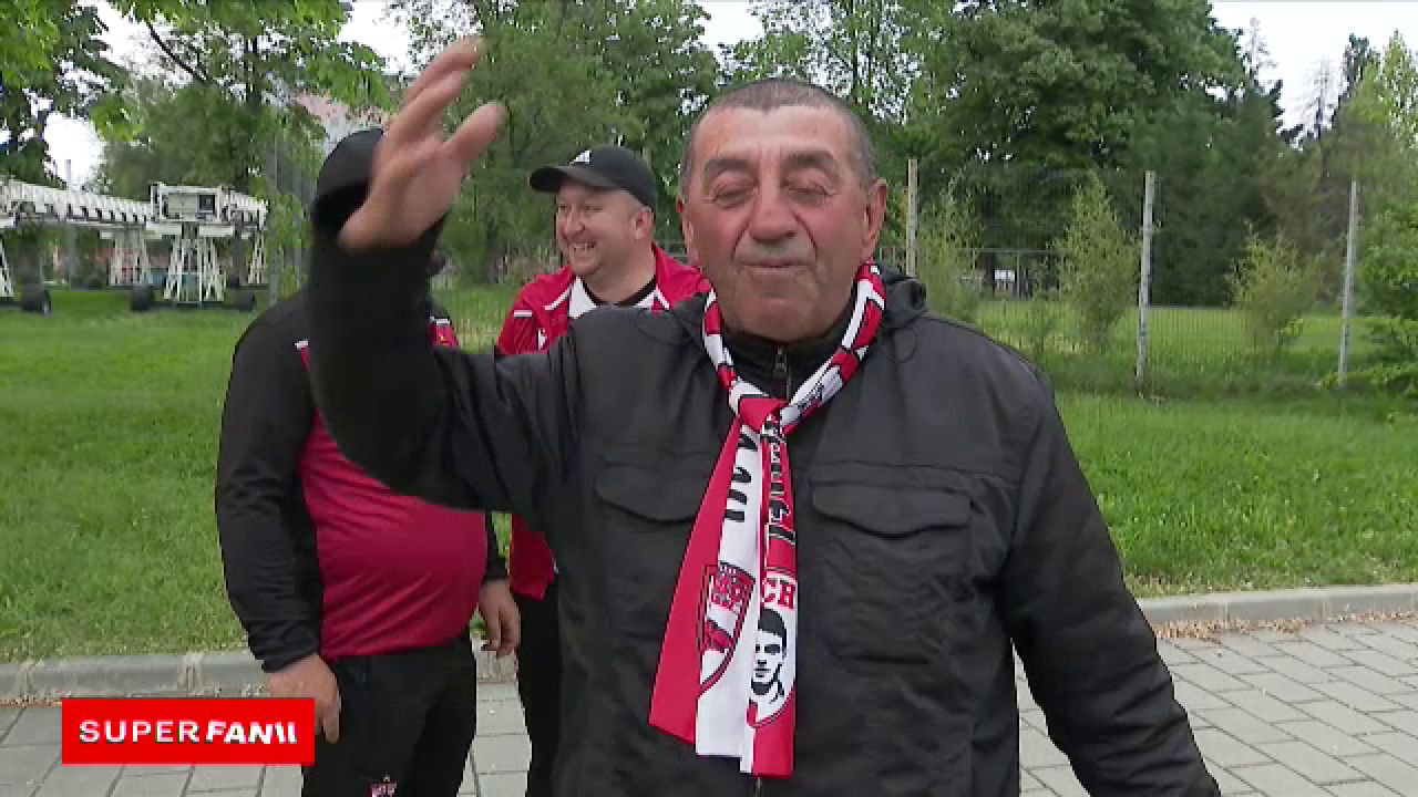 Suporterii lui Dinamo au completat perfect atmosfera de derby! Cele mai tari reacții de la stadion: