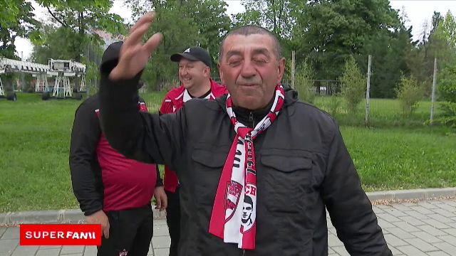 Suporterii lui Dinamo au completat perfect atmosfera de derby! Cele mai tari reacții de la stadion: