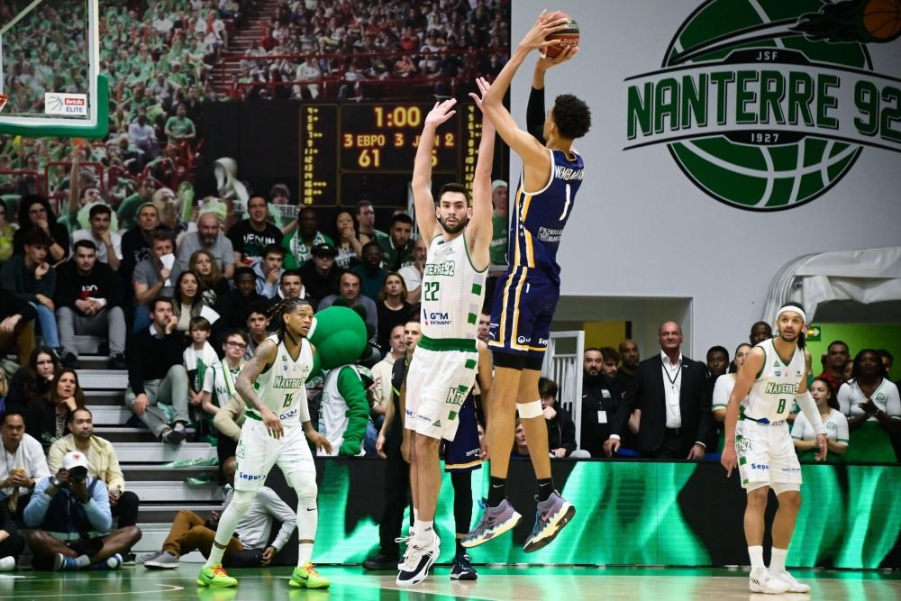 El este Victor Wembanyama, numărul 1 din draftul NBA pe 2023: are 2,21 metri și 55 la picior la 19 ani! LeBron James: ”E extraterestru”_3