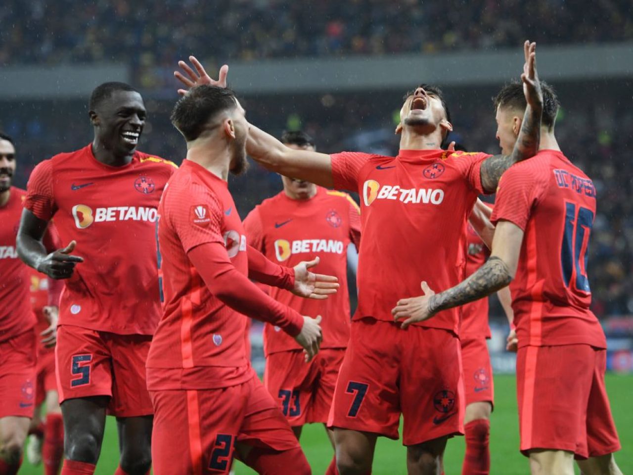 Antrenorul care a făcut scandal după ce a plecat de la FCSB laudă un jucător al roș-albaștrilor înainte de meciul cu Farul_6
