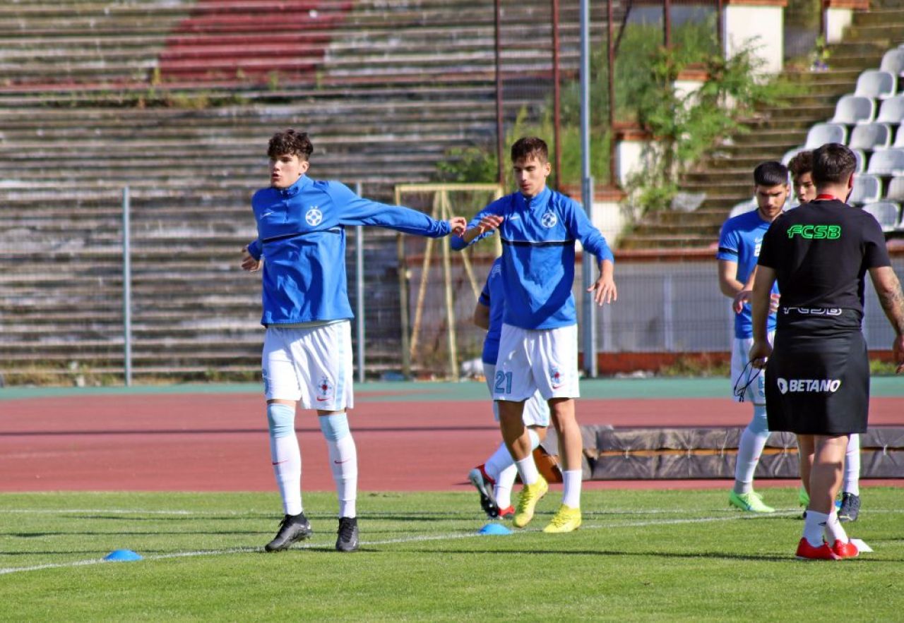 Florinel Coman are o sosie chiar la FCSB! Cine e fotbalistul care îi seamănă perfect vedetei lui Gigi Becali_1