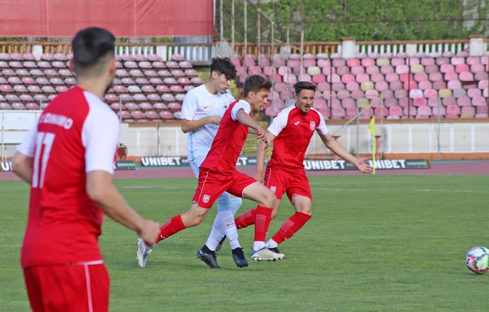 Florinel Coman are o sosie chiar la FCSB! Cine e fotbalistul care îi seamănă perfect vedetei lui Gigi Becali_2