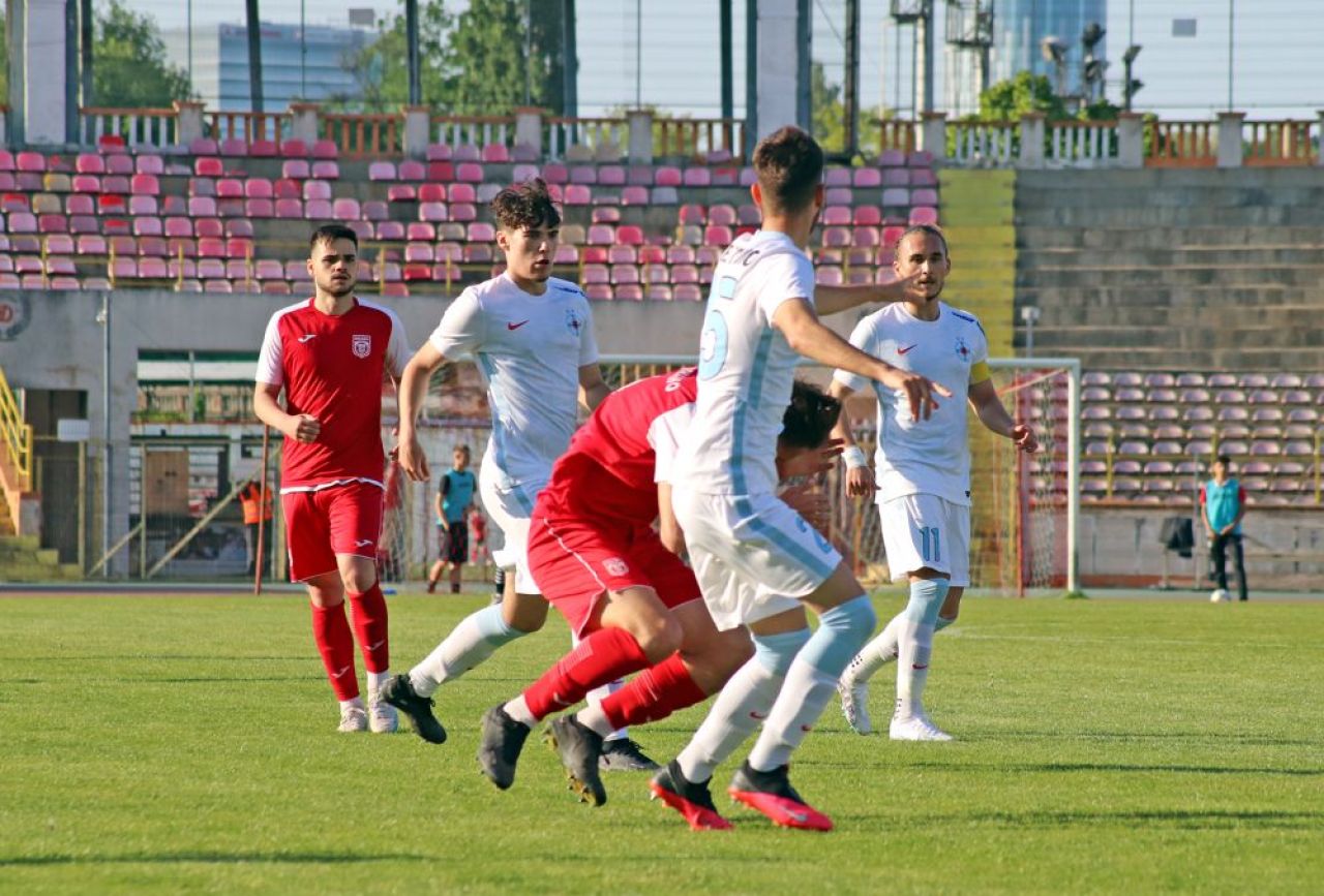 Florinel Coman are o sosie chiar la FCSB! Cine e fotbalistul care îi seamănă perfect vedetei lui Gigi Becali_5