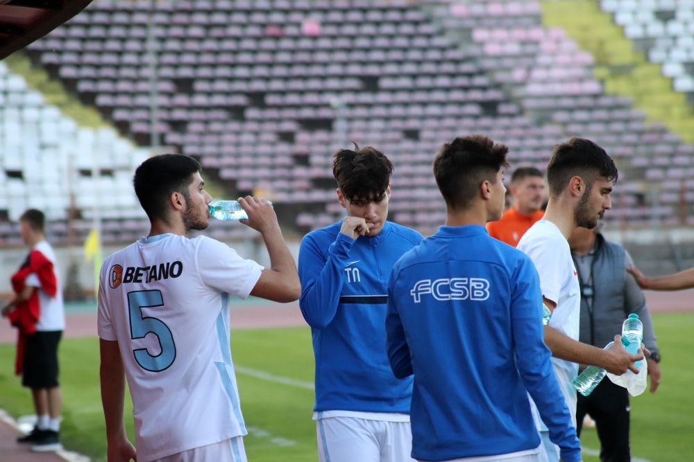 Florinel Coman are o sosie chiar la FCSB! Cine e fotbalistul care îi seamănă perfect vedetei lui Gigi Becali_10