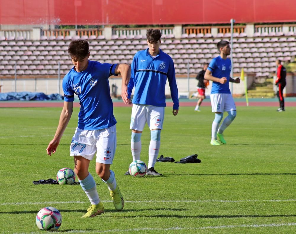 Florinel Coman are o sosie chiar la FCSB! Cine e fotbalistul care îi seamănă perfect vedetei lui Gigi Becali_11
