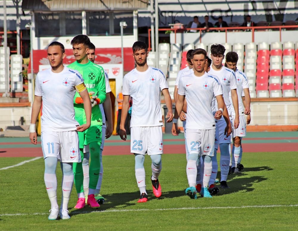 Florinel Coman are o sosie chiar la FCSB! Cine e fotbalistul care îi seamănă perfect vedetei lui Gigi Becali_15
