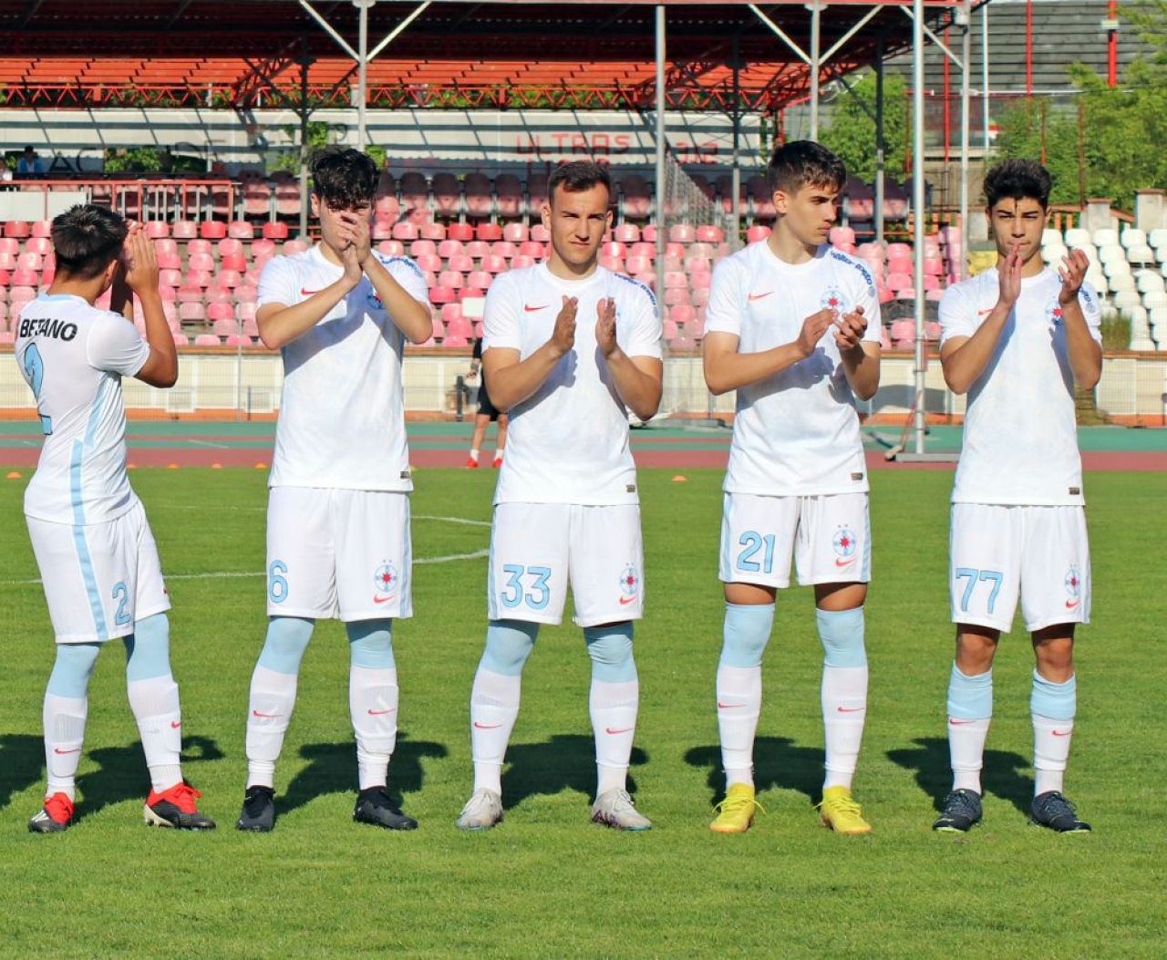 Florinel Coman are o sosie chiar la FCSB! Cine e fotbalistul care îi seamănă perfect vedetei lui Gigi Becali_16
