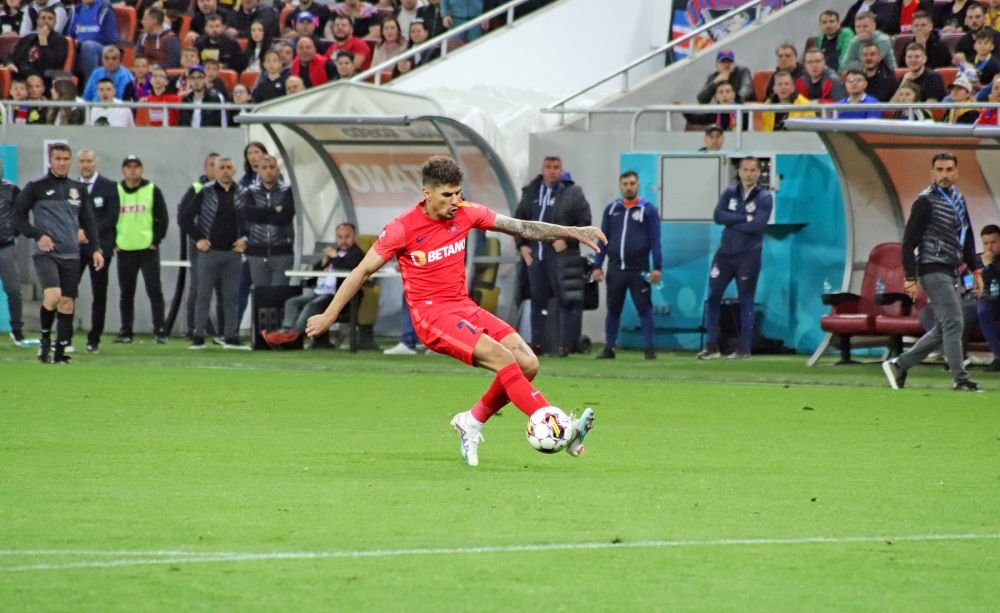 Florinel Coman are o sosie chiar la FCSB! Cine e fotbalistul care îi seamănă perfect vedetei lui Gigi Becali_22