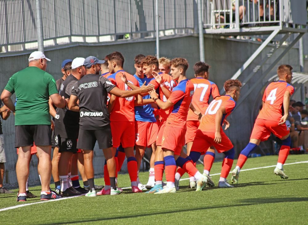 Ce echipe joacă finalele competițiilor de juniori din acest an. Steaua, în ambele finale la categoria U17_6