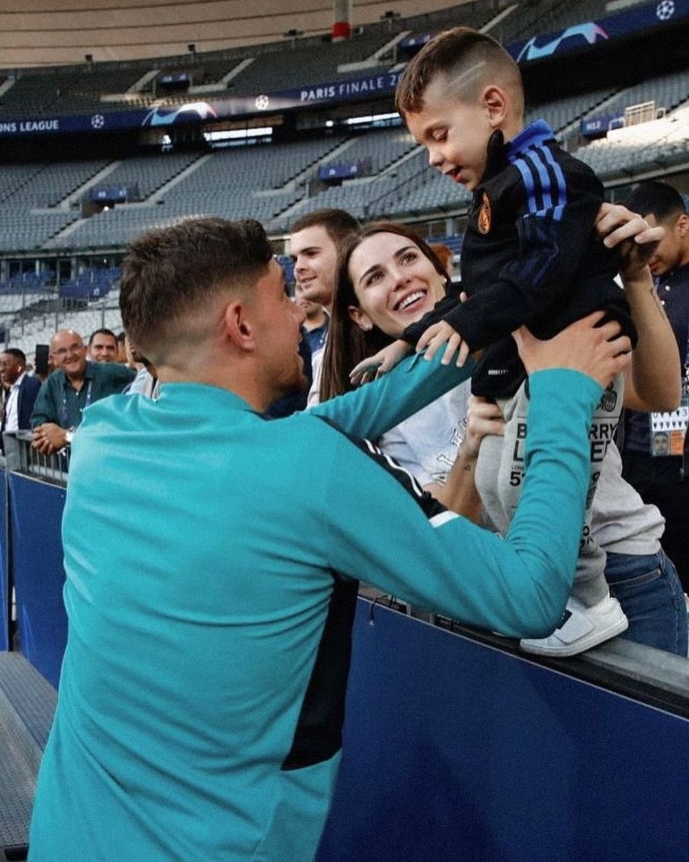 Soția unui star de la Real Madrid a taxat-o pe PSG după eliminarea galacticilor: 