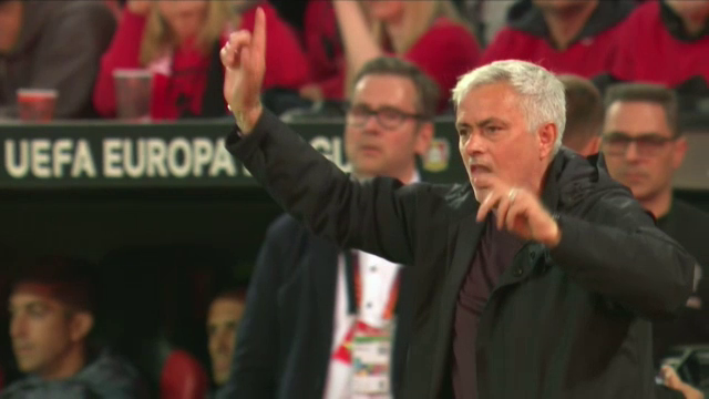 Nebunie la Leverkusen! Jose Mourinho i-a cerut arbitrului să oprească partida. Arde „BayArena”_2