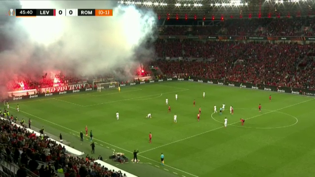 Nebunie la Leverkusen! Jose Mourinho i-a cerut arbitrului să oprească partida. Arde „BayArena”_13