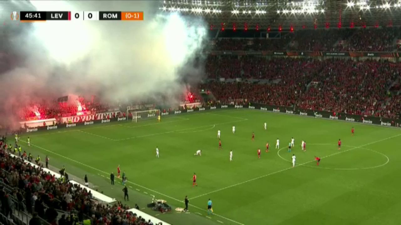 Nebunie la Leverkusen! Jose Mourinho i-a cerut arbitrului să oprească partida. Arde „BayArena”_16