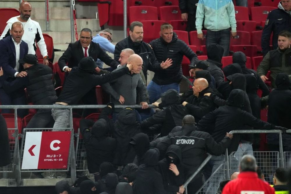 Incidente violente la Alkmaar! Fanii gazdelor au sărit să-i bată pe apropiații celor de la West Ham: 