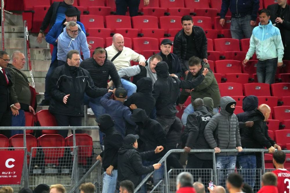 Incidente violente la Alkmaar! Fanii gazdelor au sărit să-i bată pe apropiații celor de la West Ham: