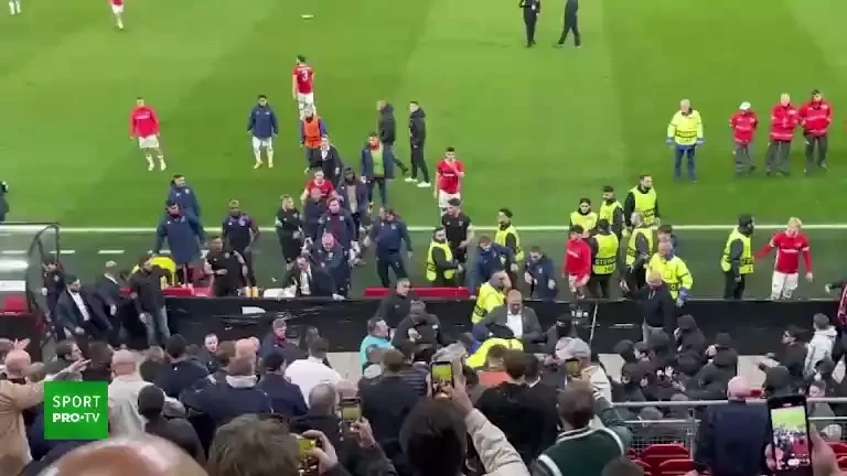 Incidente violente la Alkmaar! Fanii gazdelor au sărit să-i bată pe apropiații celor de la West Ham