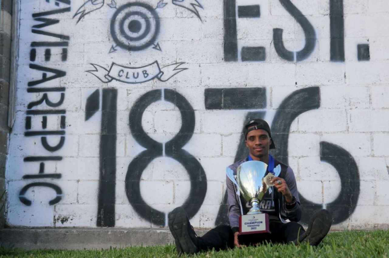 Cel mai bun fotbalist al țării, omorât la doar 29 de ani! Autorul crimei este căutat de poliție_4