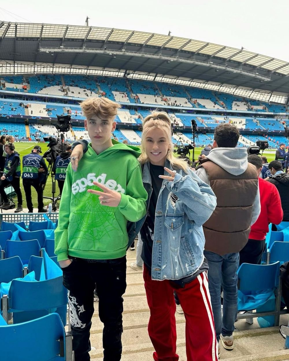 O vedetă din România, suporter de lux la Manchester City - Real Madrid! A fost surprinsă la TV, la finalul partidei_2