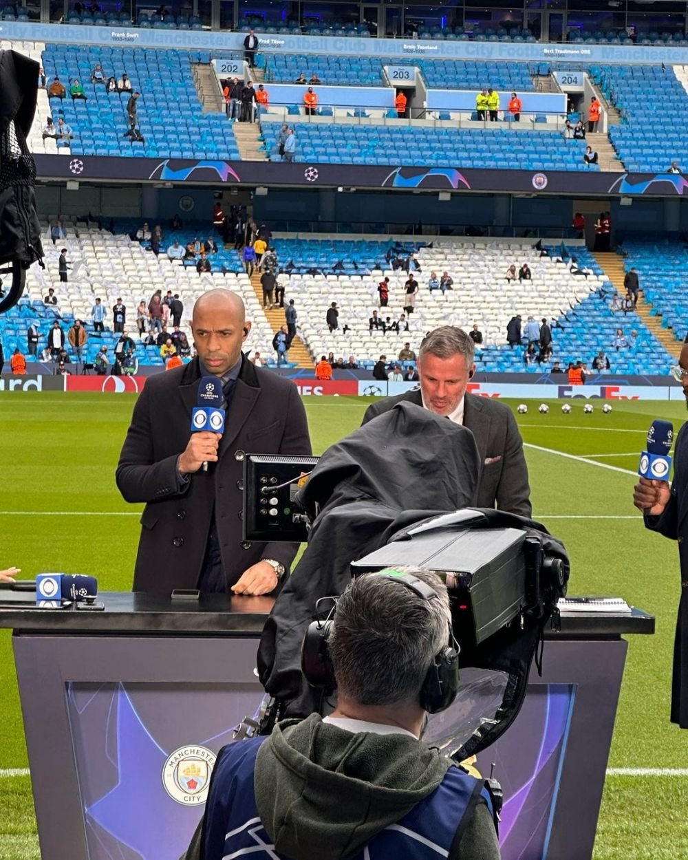 O vedetă din România, suporter de lux la Manchester City - Real Madrid! A fost surprinsă la TV, la finalul partidei_3