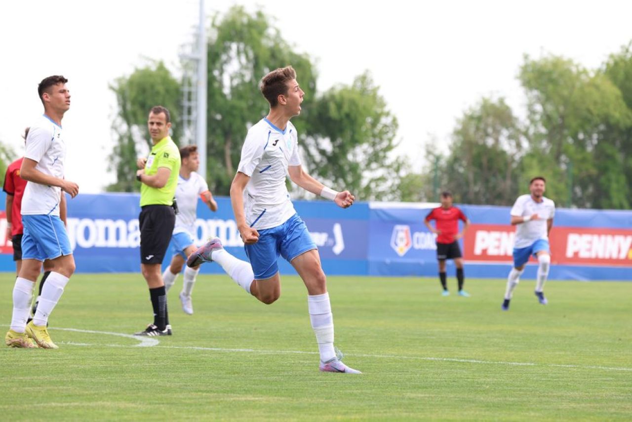 Echipa de fotbal din Craiova devenită campioana României! Nu este nici CS Universitatea, nici FC U_7