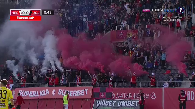 Nebunie la Sibiu! Arbitrul a oprit meciul după 30 de secunde. Ce au făcut fanii_18