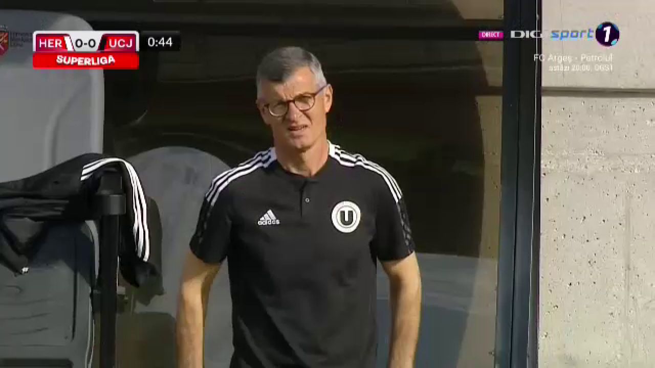 Nebunie la Sibiu! Arbitrul a oprit meciul după 30 de secunde. Ce au făcut fanii_19